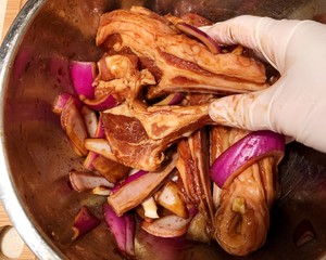 超好吃的烤羊(yáng)排烤箱版的做法 步驟1